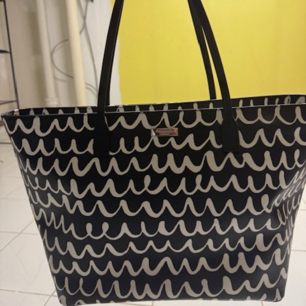 Kate Spade Margaretta Shore Street Pop Scallop Tote Bag